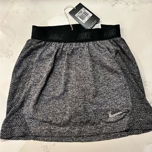 NWT - XS Nike Golf Dri-Fit Skort Grey